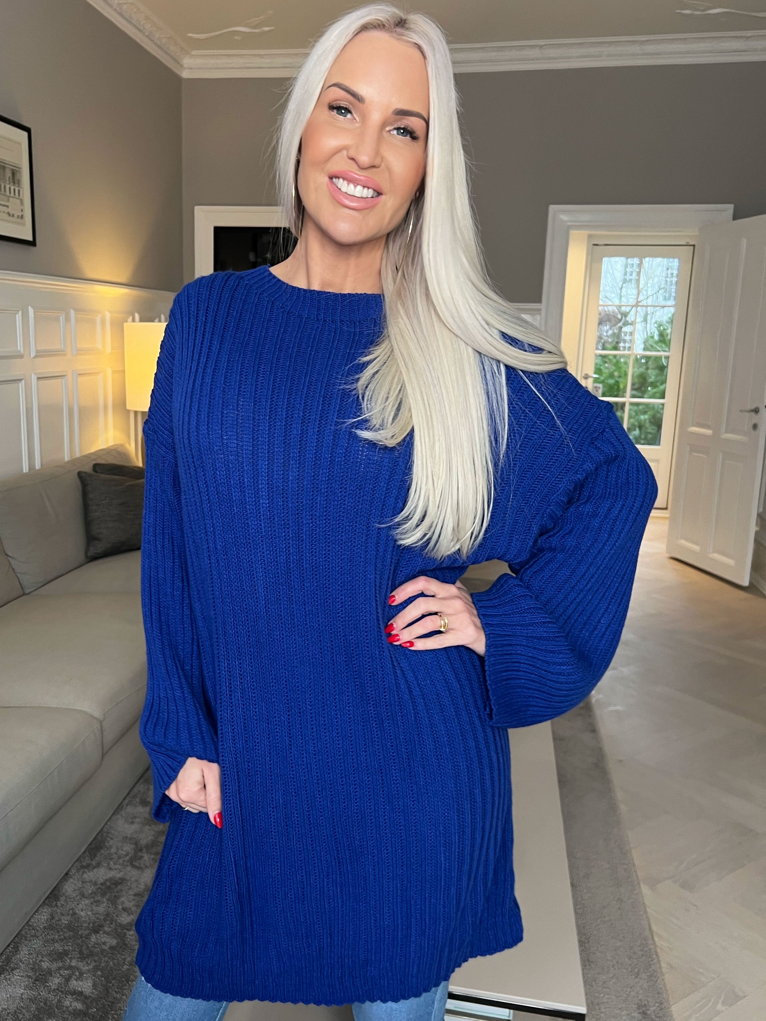 Dica - Strikkjole med silkelook sløjfe i ryggen